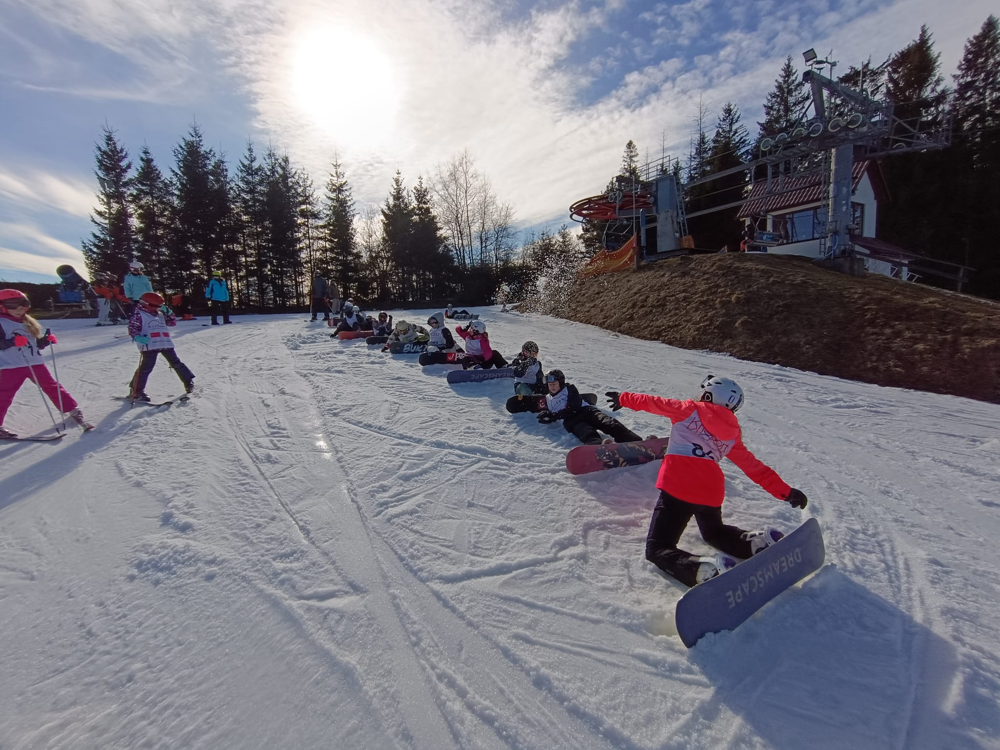 news 08.02.2025. ZAPRASZAMY NA KOLEJNE ZAJĘCIA WEKENDOWEJ SZKÓŁKI NARCIARSKO - SNOWBOARDOWEJ!